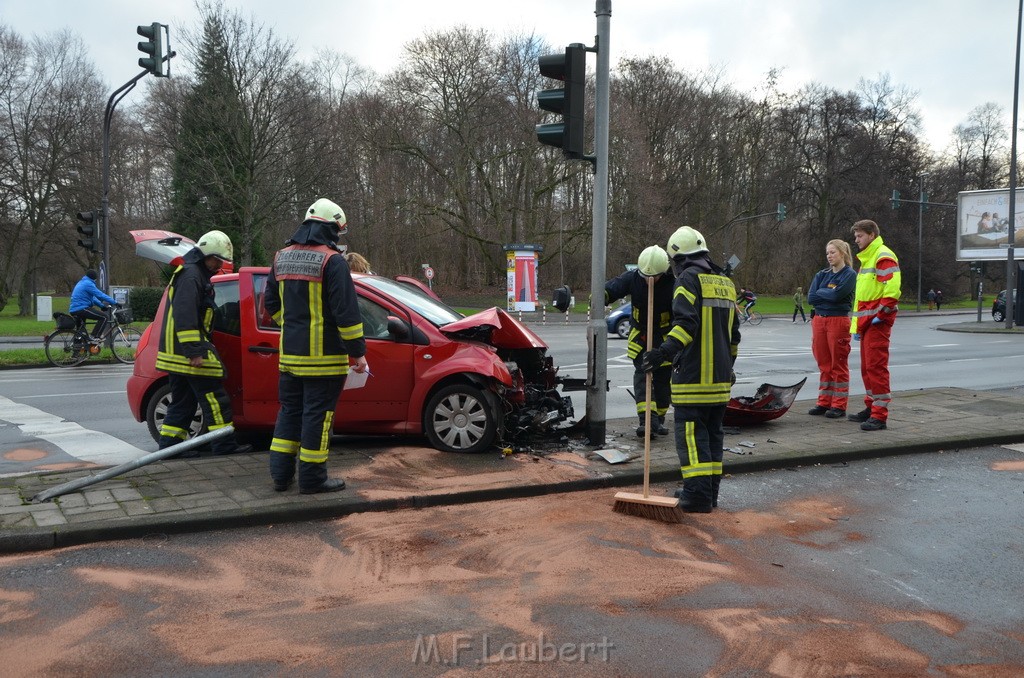 VU Pkw Ampel Koeln Universitaetstr Duerenerstr P04.JPG - Miklos Laubert